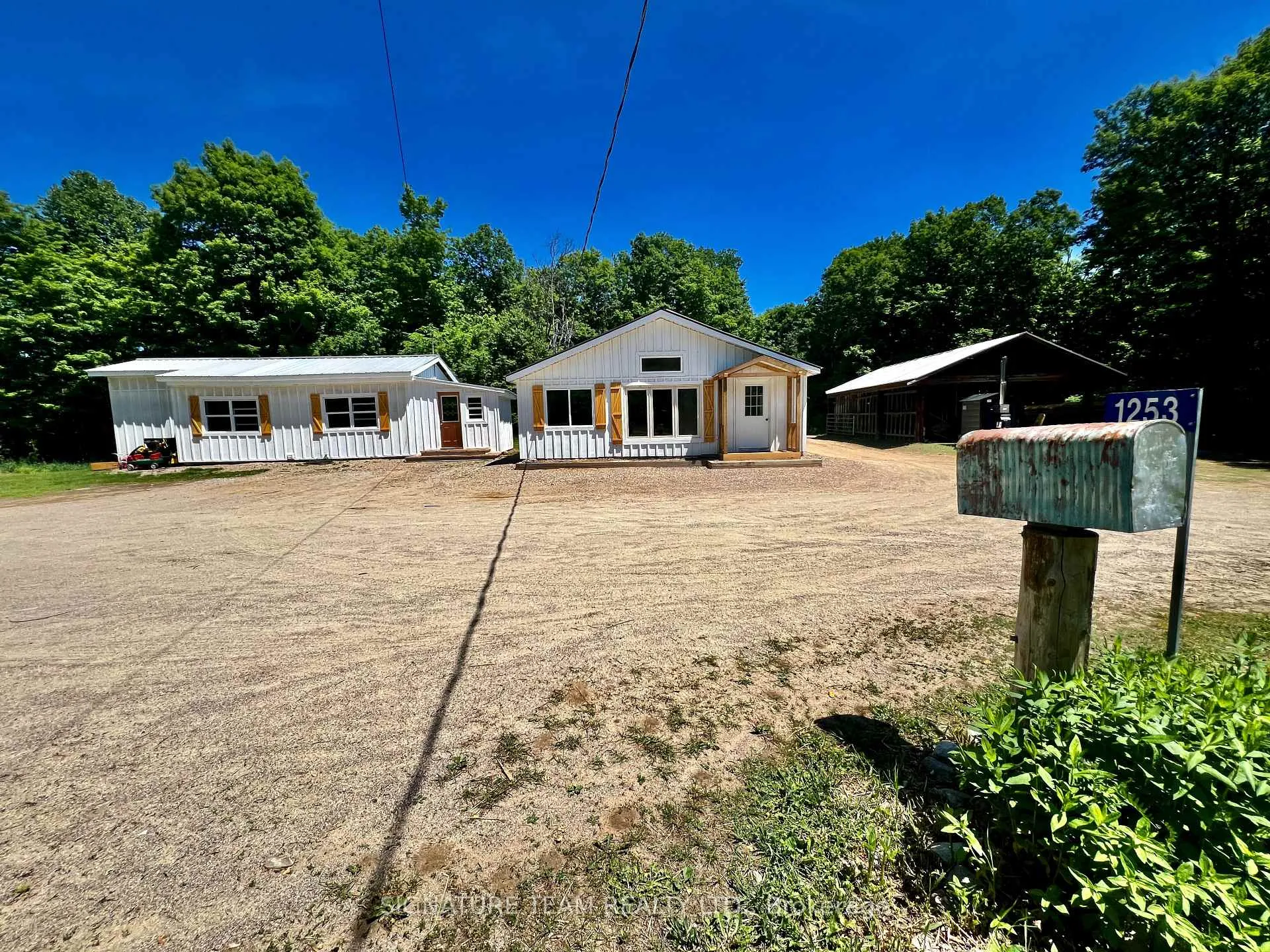 Photo 1 of 1253 Shorts Road, Frontenac, Frontenac Centre — HOMEH