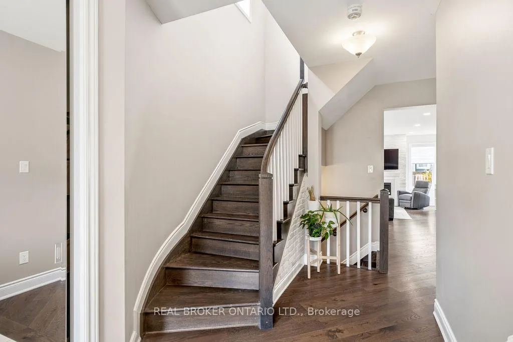Photo 4 of 984 Shimmerton Circle, Ottawa, Kanata - Emerald Meadows/Trailwest — HOMEH