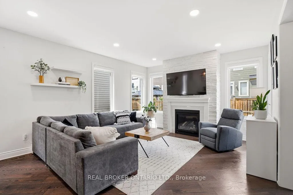 Photo 5 of 984 Shimmerton Circle, Ottawa, Kanata - Emerald Meadows/Trailwest — HOMEH