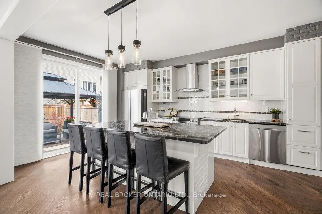 Photo 11 of 984 Shimmerton Circle, Ottawa, Kanata - Emerald Meadows/Trailwest — HOMEH