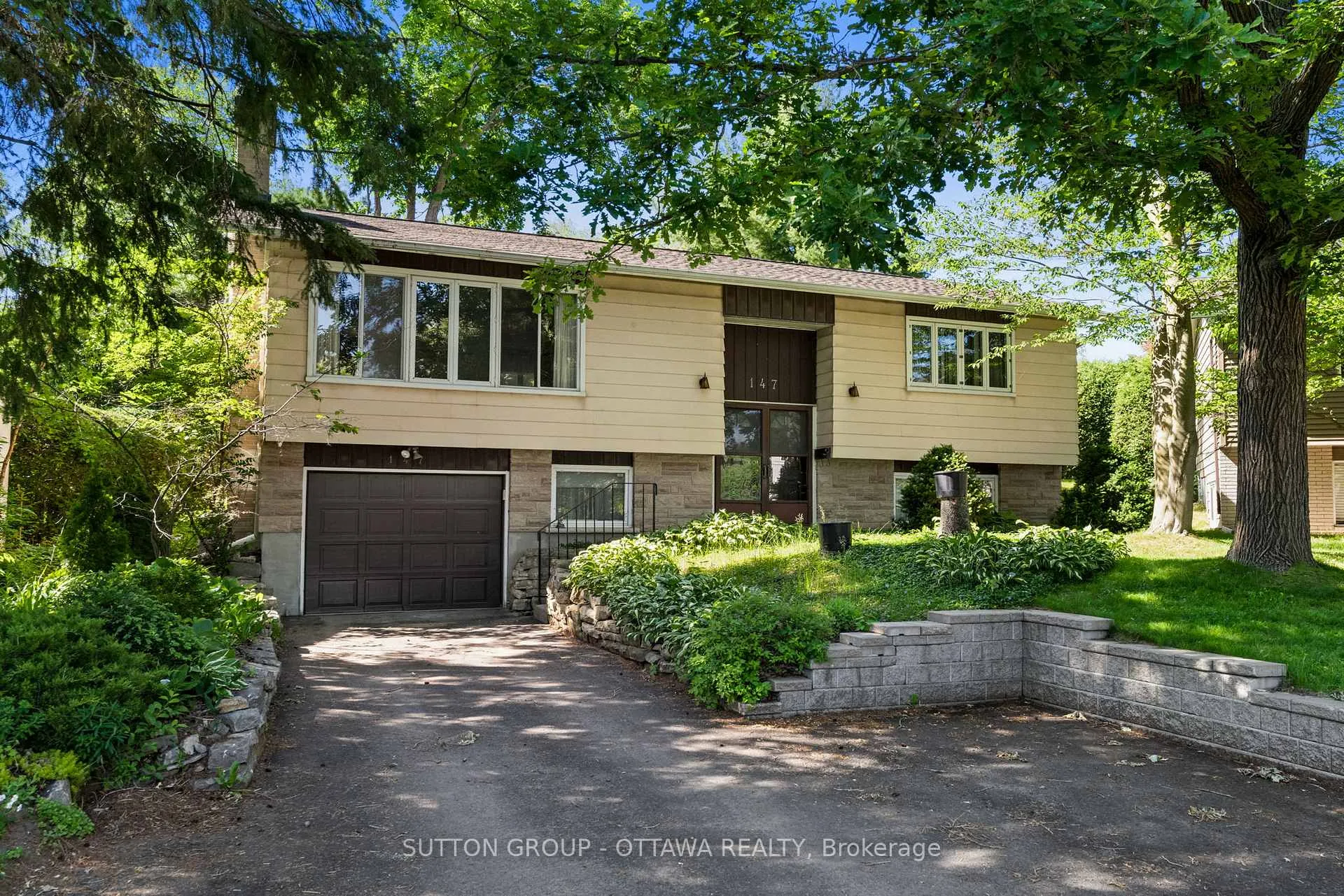 Photo 3 of 147 Banning Road, Ottawa, Kanata - Glencairn/Hazeldean — HOMEH