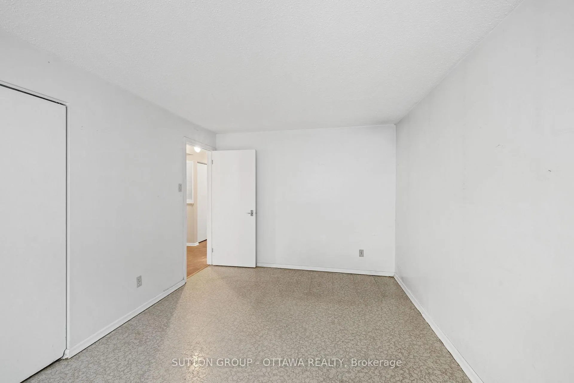 Photo 23 of 147 Banning Road, Ottawa, Kanata - Glencairn/Hazeldean — HOMEH