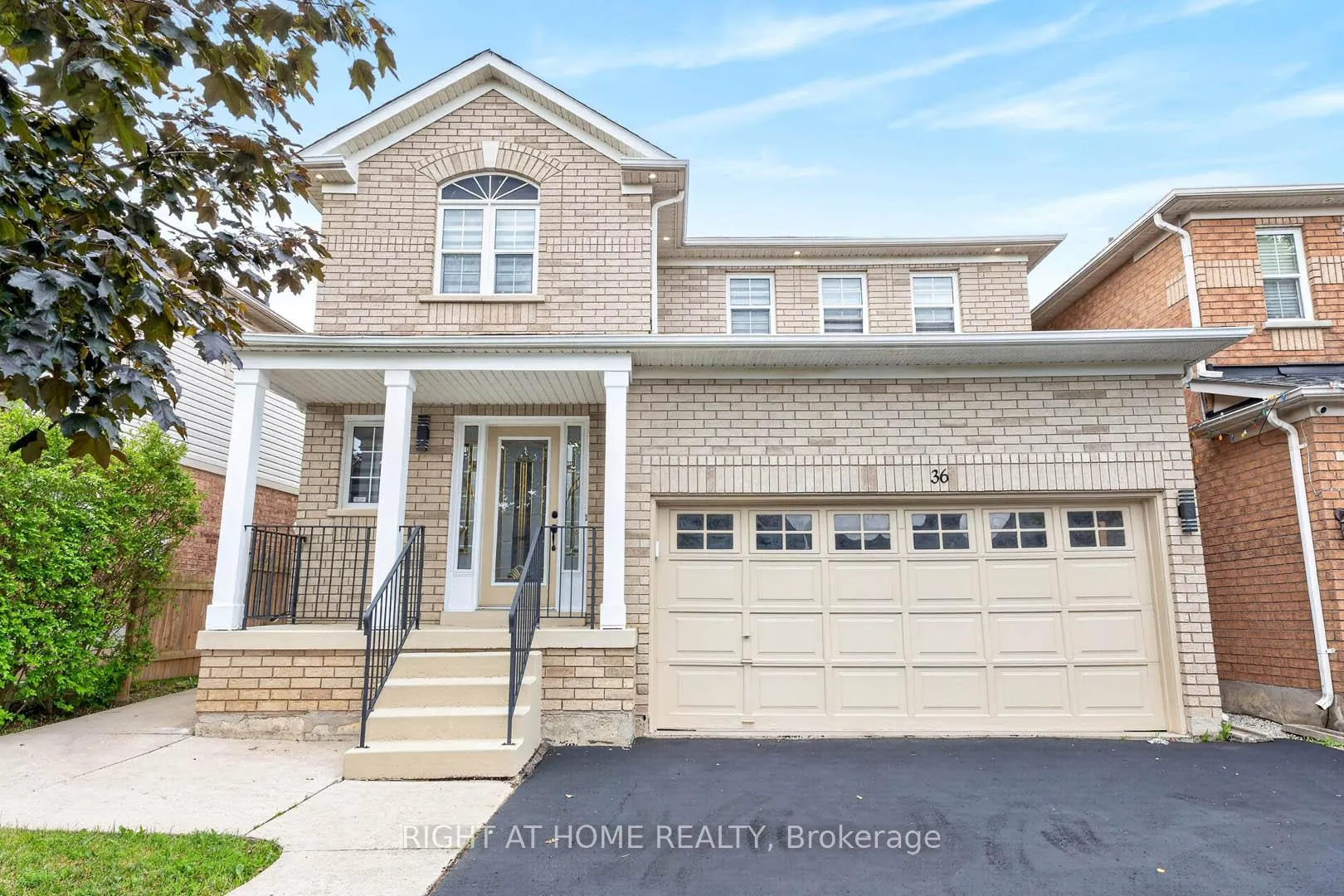 Photo 2 of 36 Earlsbridge Boulevard, Brampton, Fletcher's Meadow — HOMEH