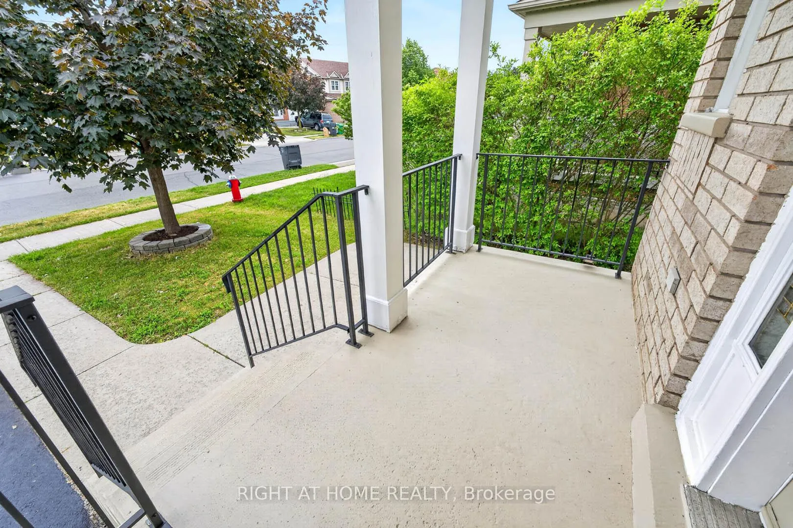 Photo 5 of 36 Earlsbridge Boulevard, Brampton, Fletcher's Meadow — HOMEH