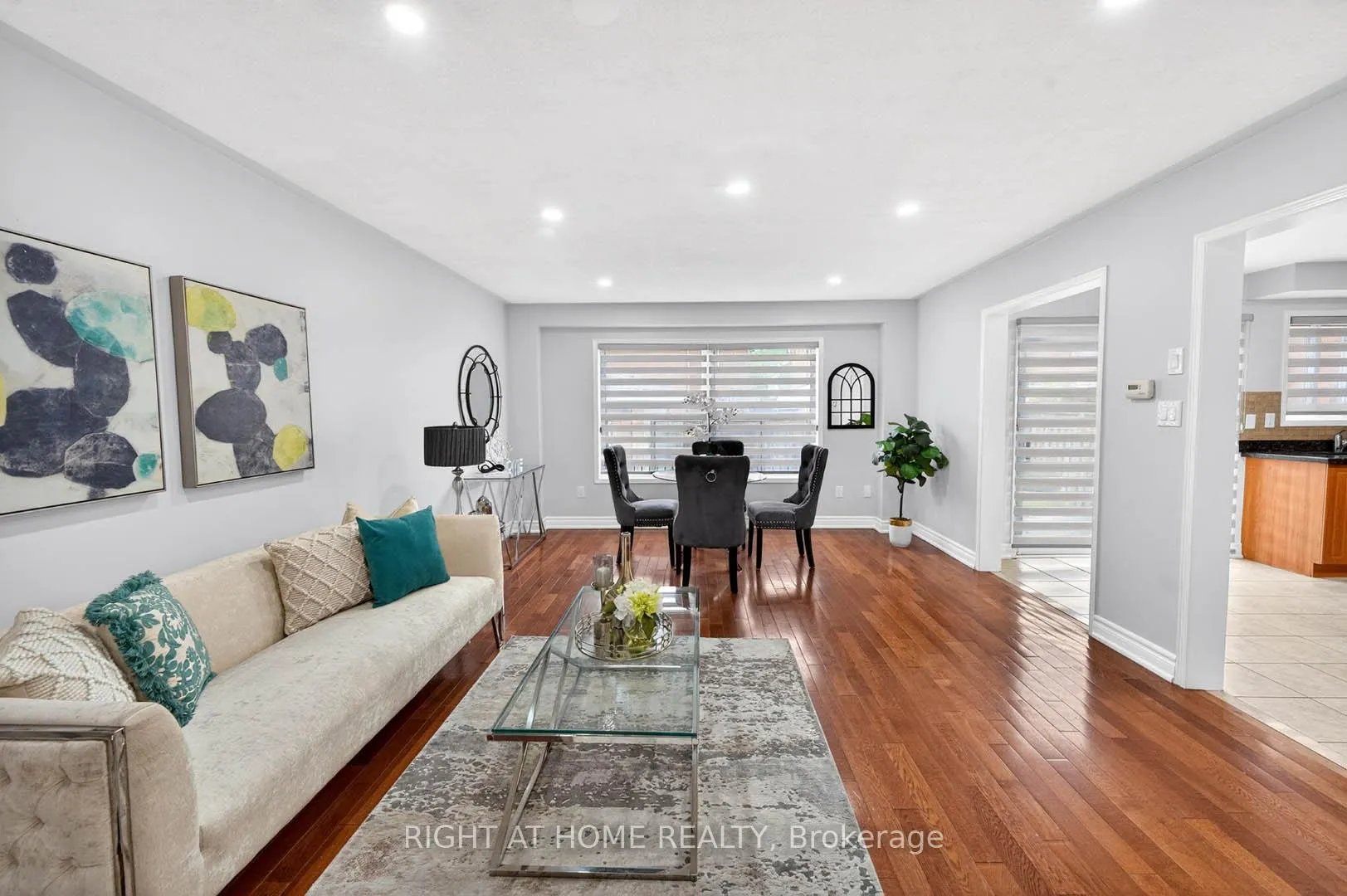 Photo 7 of 36 Earlsbridge Boulevard, Brampton, Fletcher's Meadow — HOMEH