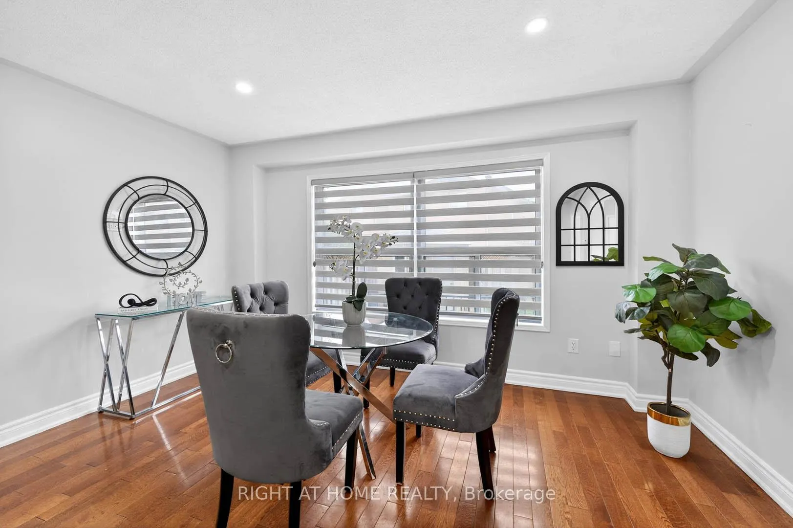Photo 12 of 36 Earlsbridge Boulevard, Brampton, Fletcher's Meadow — HOMEH