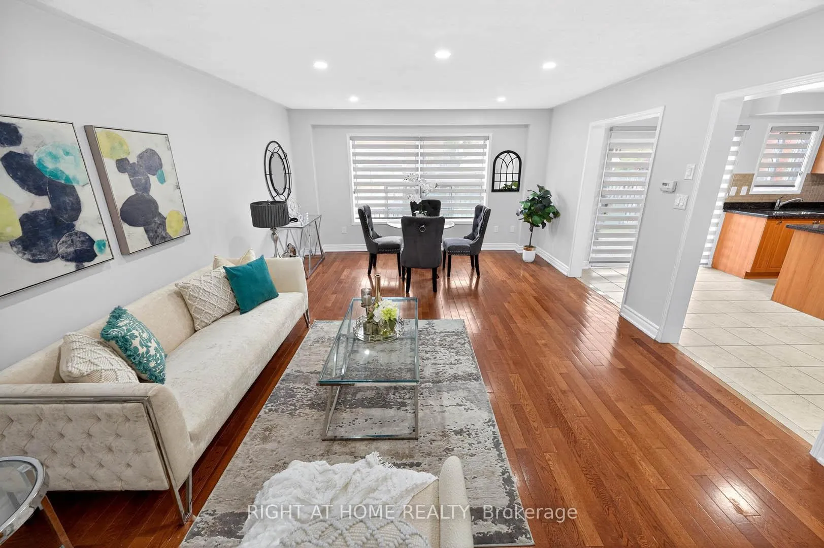 Photo 15 of 36 Earlsbridge Boulevard, Brampton, Fletcher's Meadow — HOMEH