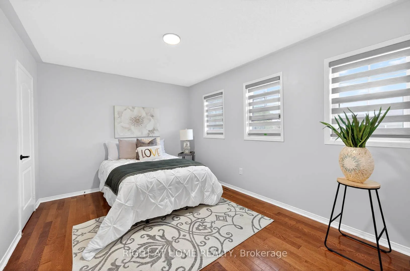 Photo 26 of 36 Earlsbridge Boulevard, Brampton, Fletcher's Meadow — HOMEH