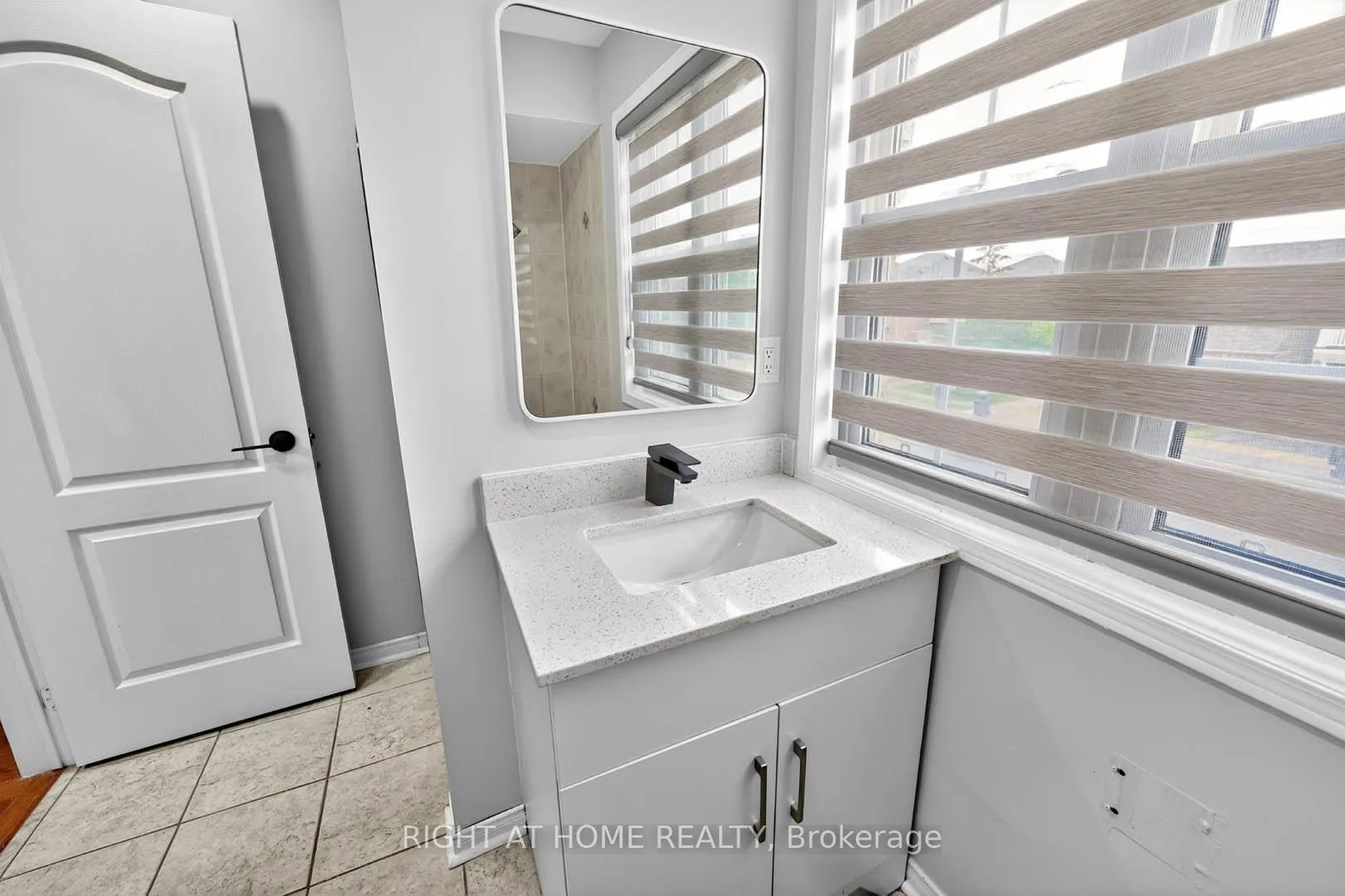 Photo 32 of 36 Earlsbridge Boulevard, Brampton, Fletcher's Meadow — HOMEH
