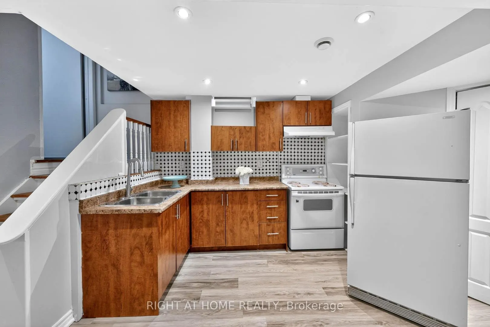 Photo 38 of 36 Earlsbridge Boulevard, Brampton, Fletcher's Meadow — HOMEH