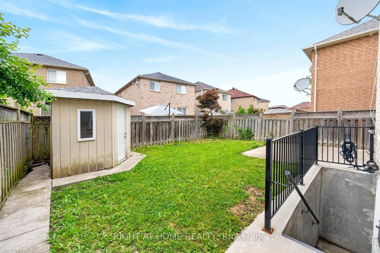 Photo 45 of 36 Earlsbridge Boulevard, Brampton, Fletcher's Meadow — HOMEH