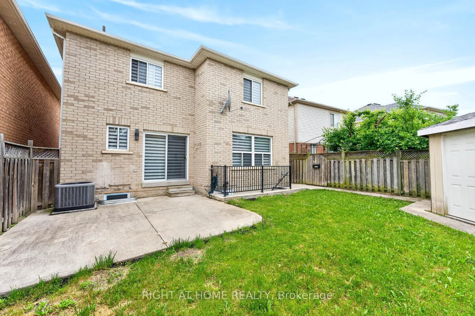 Photo 48 of 36 Earlsbridge Boulevard, Brampton, Fletcher's Meadow — HOMEH