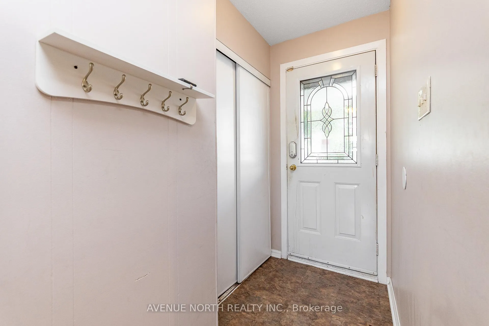 Photo 3 of 3005 Mccarthy Road, Ottawa, Riverside Park South — HOMEH