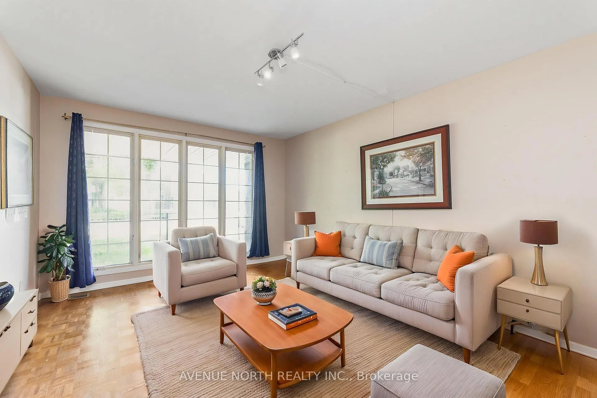 Photo 5 of 3005 Mccarthy Road, Ottawa, Riverside Park South — HOMEH