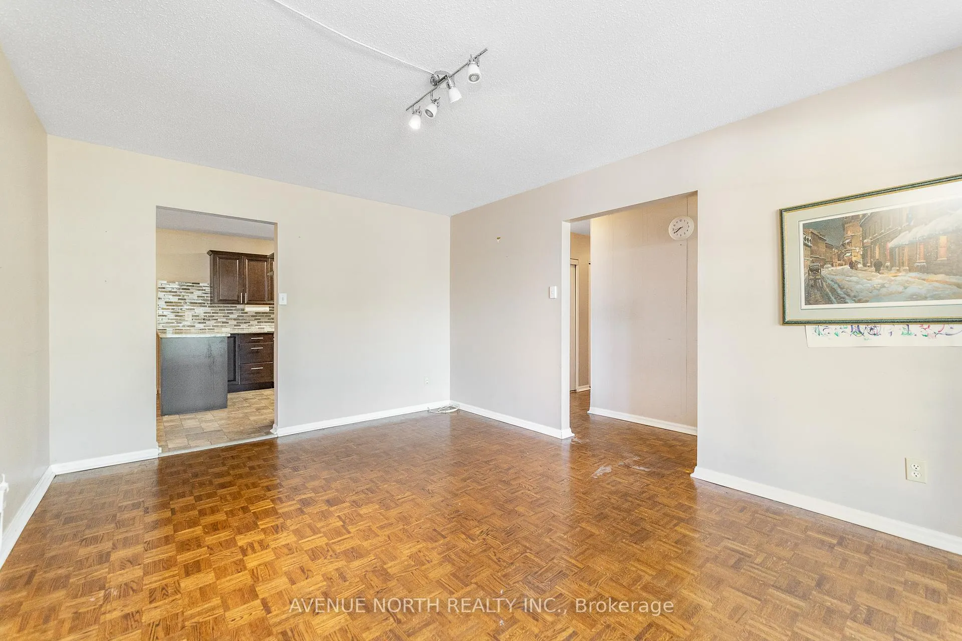 Photo 7 of 3005 Mccarthy Road, Ottawa, Riverside Park South — HOMEH