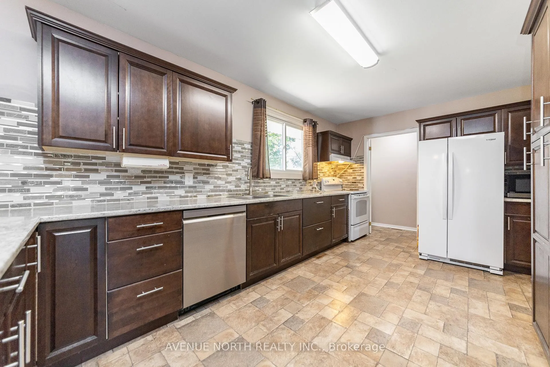 Photo 11 of 3005 Mccarthy Road, Ottawa, Riverside Park South — HOMEH