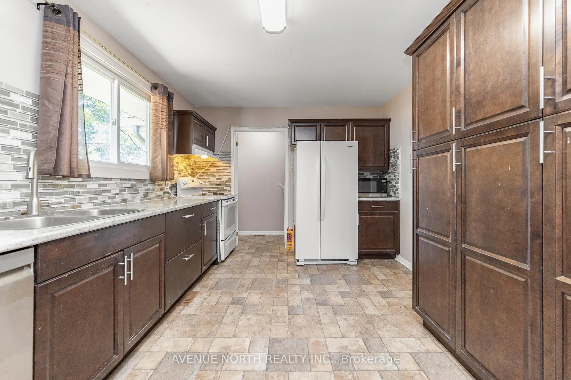 Photo 12 of 3005 Mccarthy Road, Ottawa, Riverside Park South — HOMEH