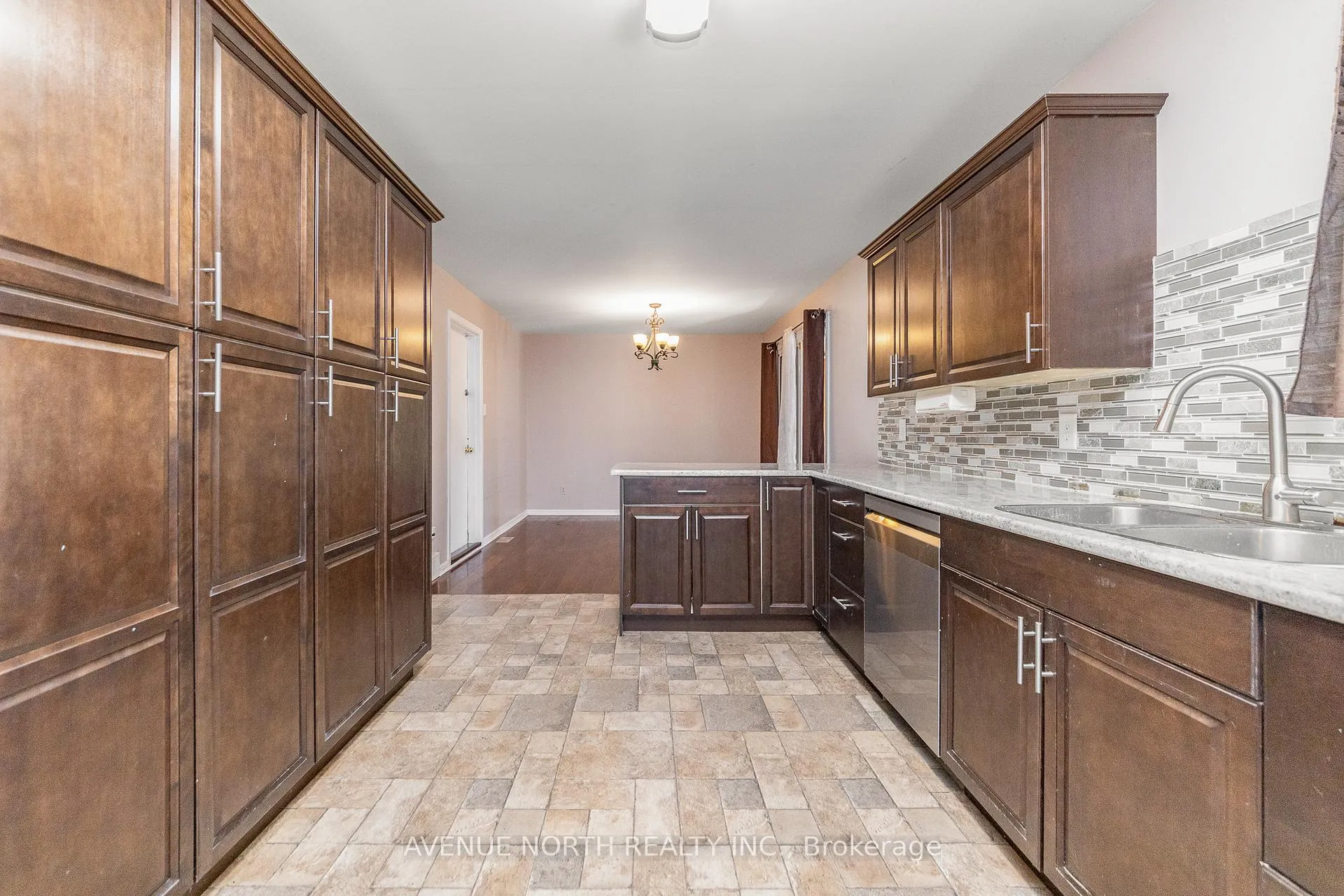 Photo 16 of 3005 Mccarthy Road, Ottawa, Riverside Park South — HOMEH