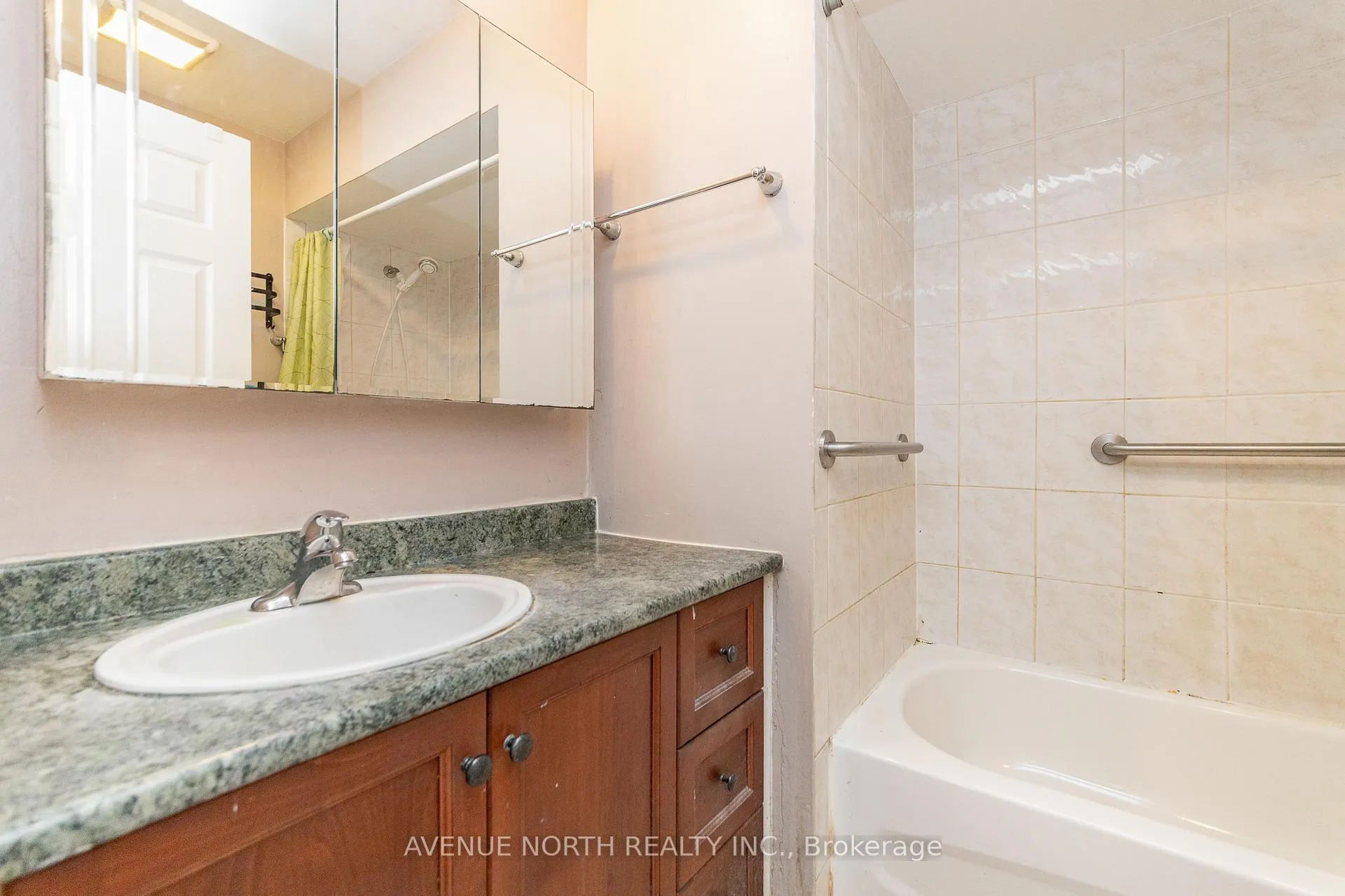Photo 19 of 3005 Mccarthy Road, Ottawa, Riverside Park South — HOMEH