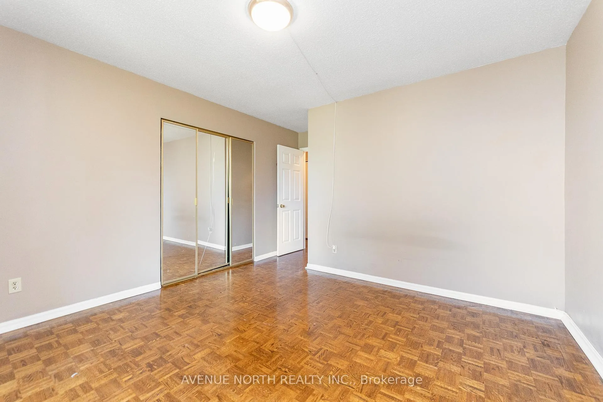 Photo 24 of 3005 Mccarthy Road, Ottawa, Riverside Park South — HOMEH