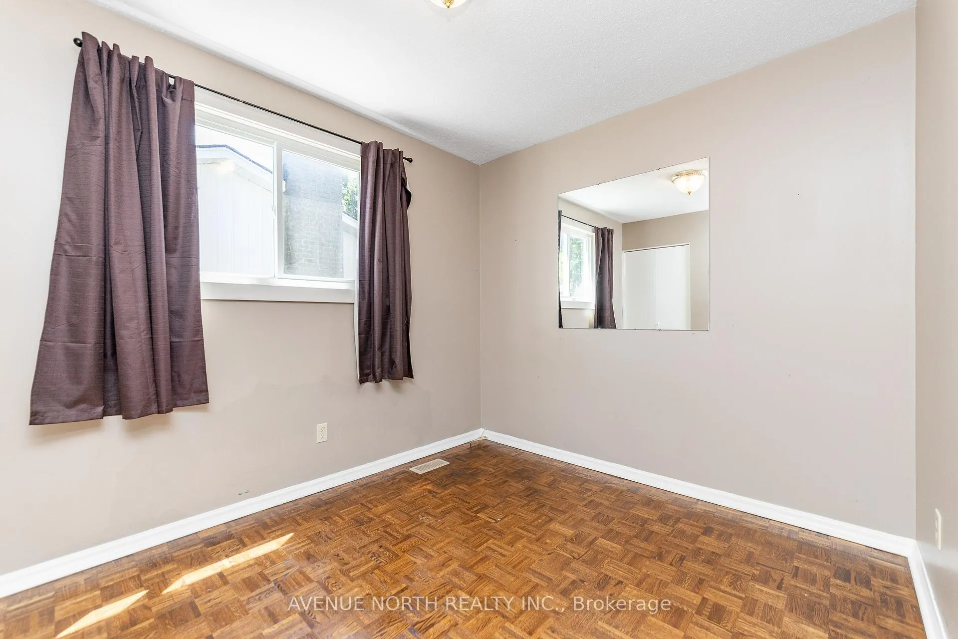 Photo 25 of 3005 Mccarthy Road, Ottawa, Riverside Park South — HOMEH