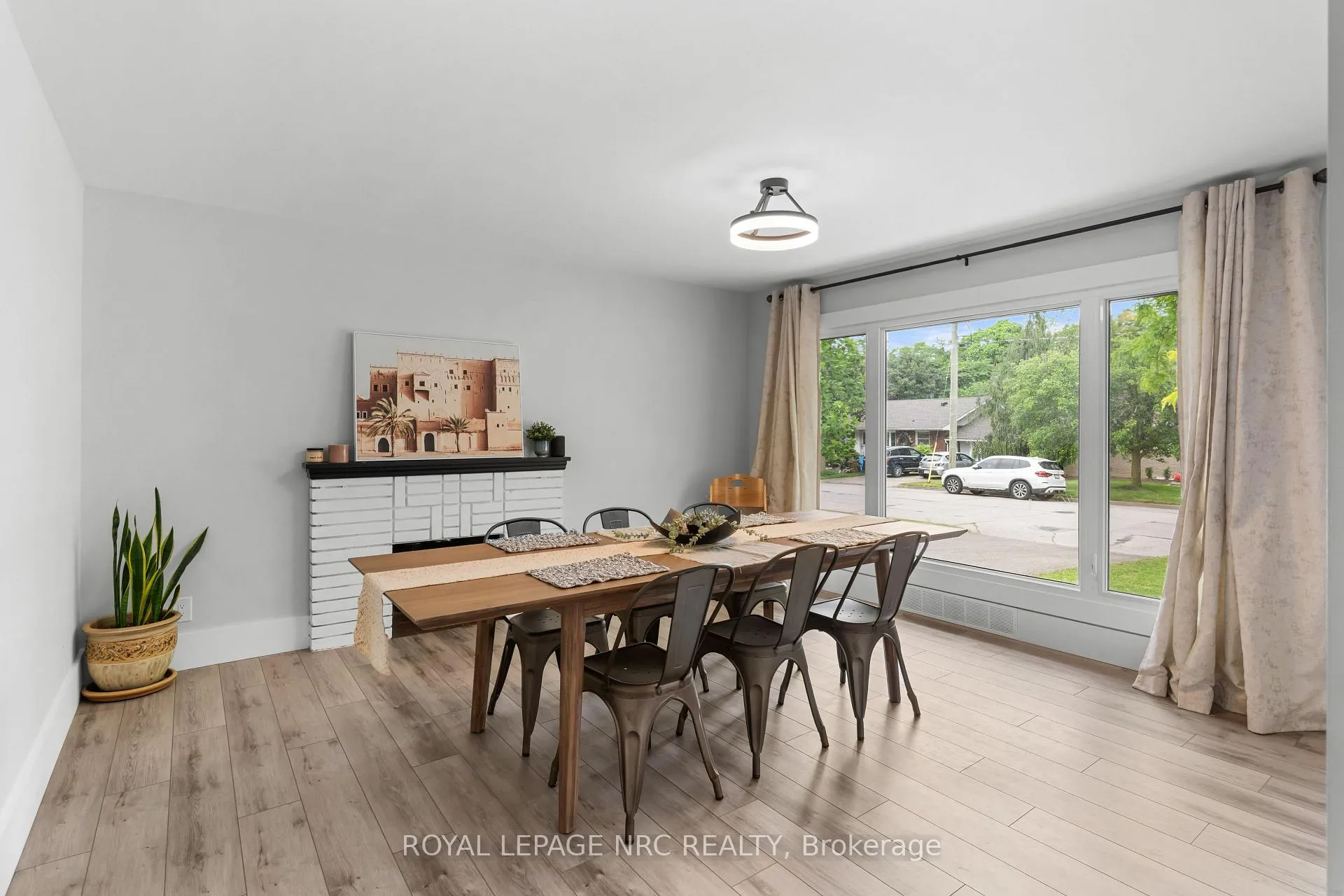 Photo 5 of 143 Village Road, St. Catharines, Glendale/Glenridge — HOMEH