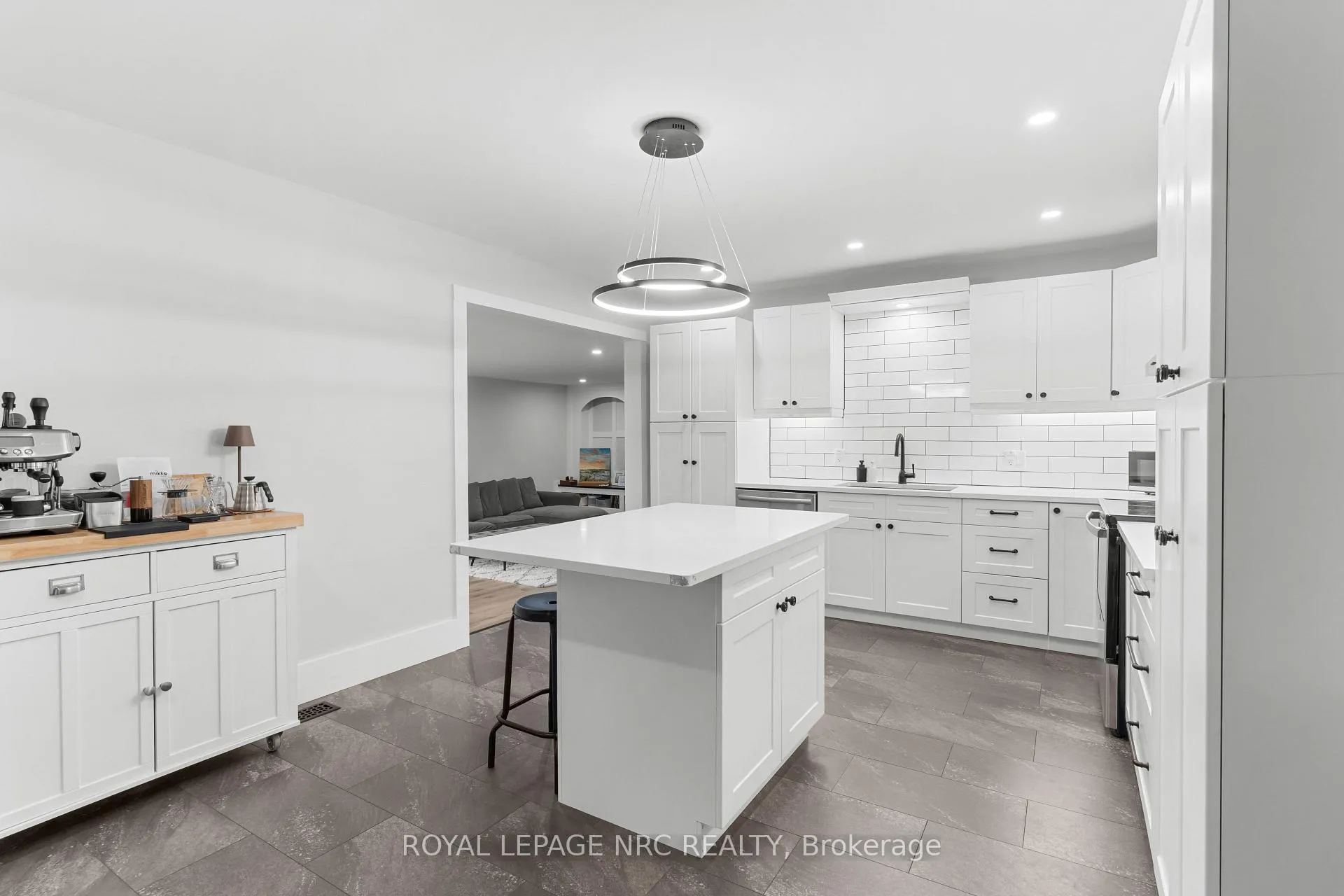 Photo 9 of 143 Village Road, St. Catharines, Glendale/Glenridge — HOMEH