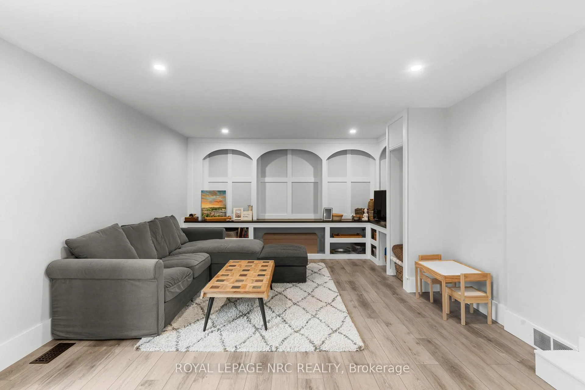 Photo 22 of 143 Village Road, St. Catharines, Glendale/Glenridge — HOMEH