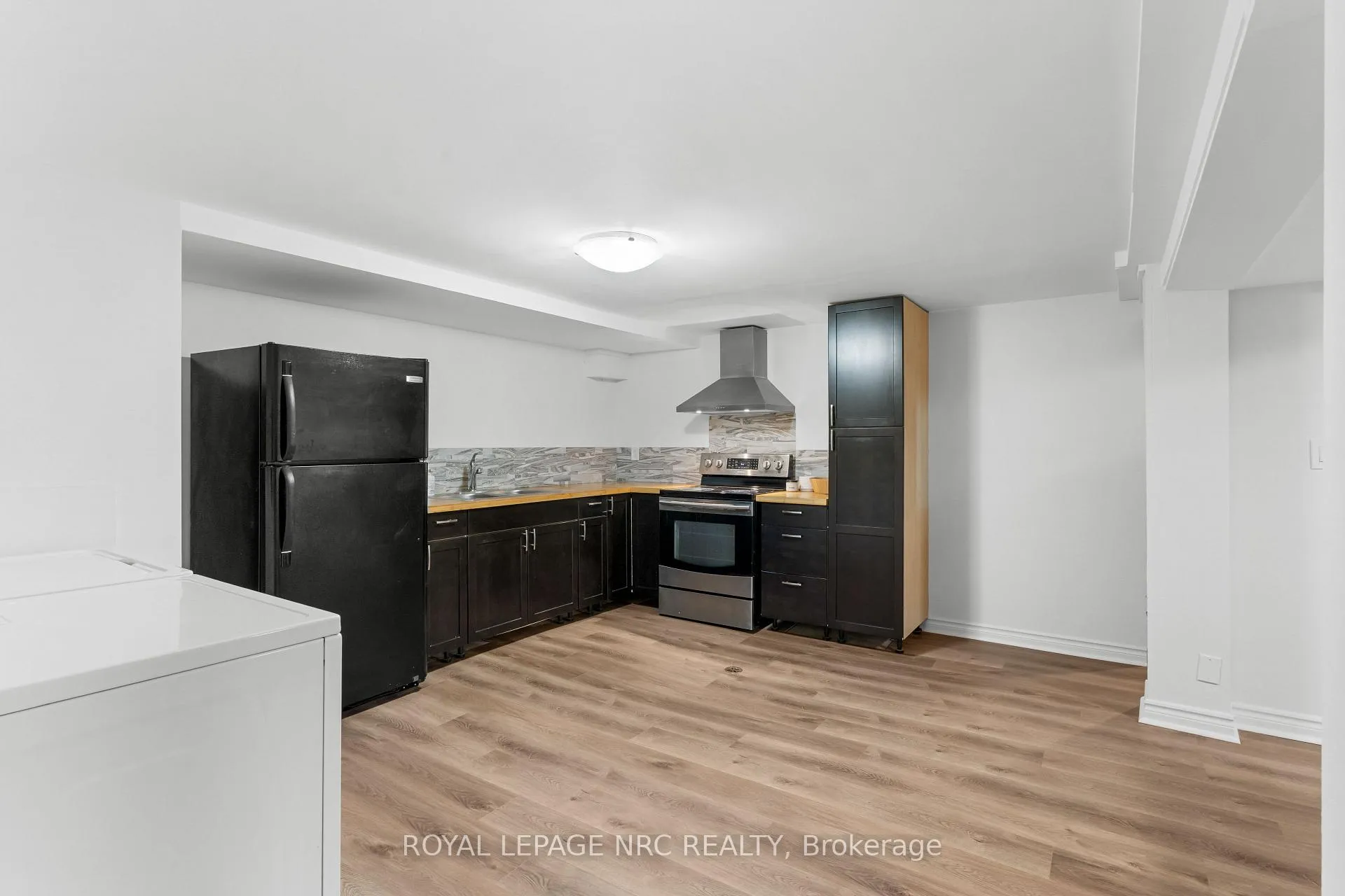 Photo 33 of 143 Village Road, St. Catharines, Glendale/Glenridge — HOMEH