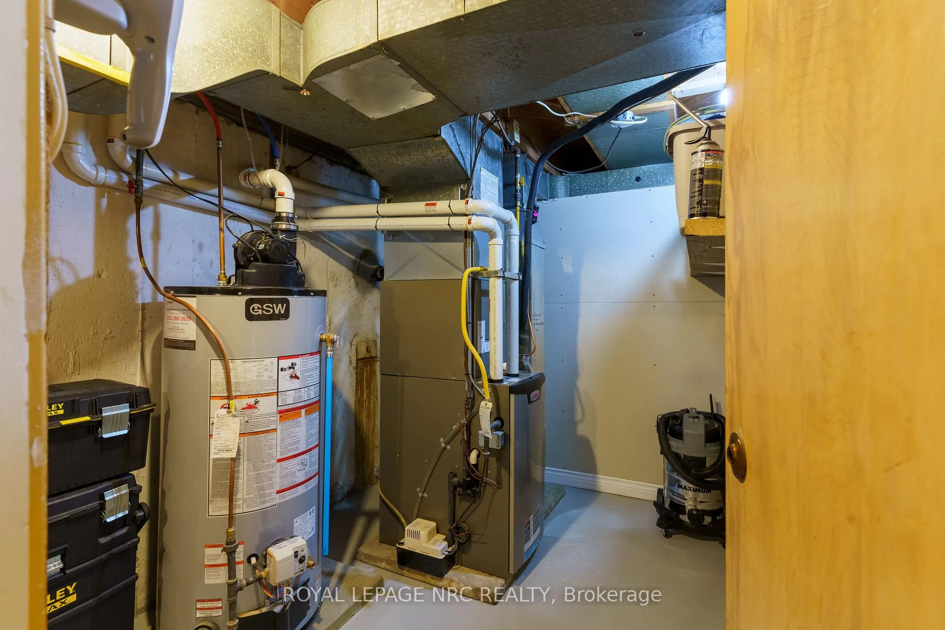 Photo 36 of 143 Village Road, St. Catharines, Glendale/Glenridge — HOMEH