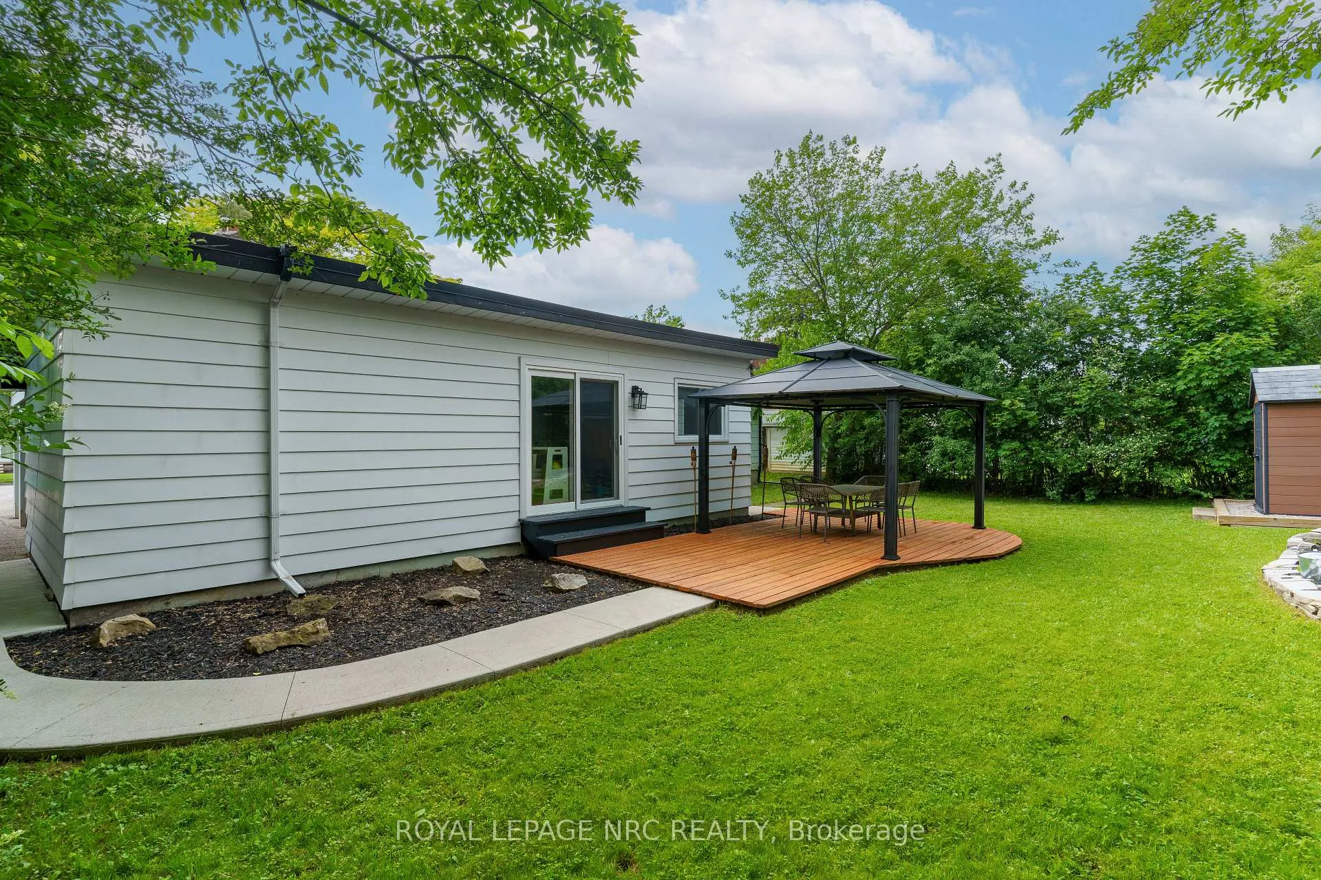 Photo 38 of 143 Village Road, St. Catharines, Glendale/Glenridge — HOMEH