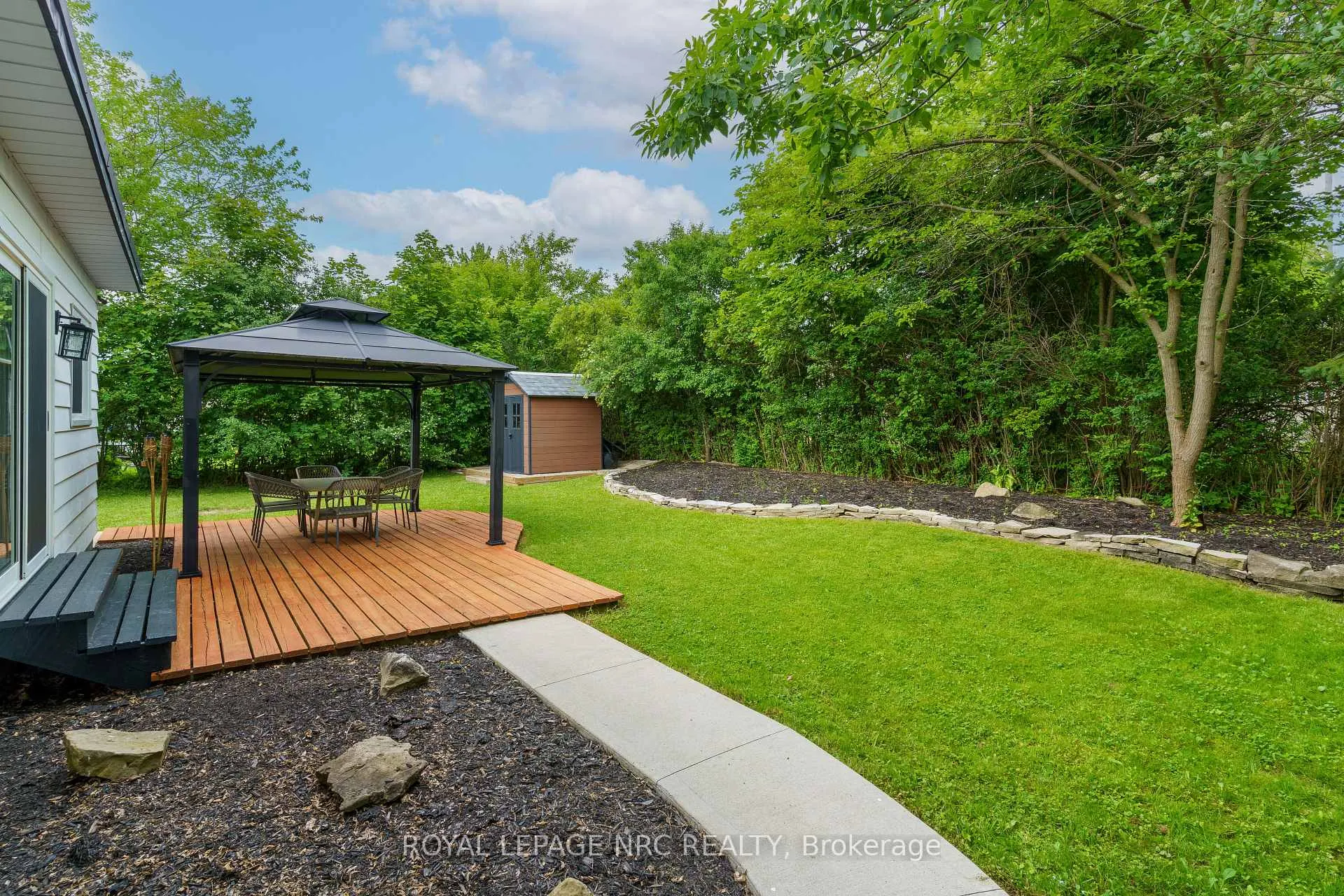 Photo 39 of 143 Village Road, St. Catharines, Glendale/Glenridge — HOMEH