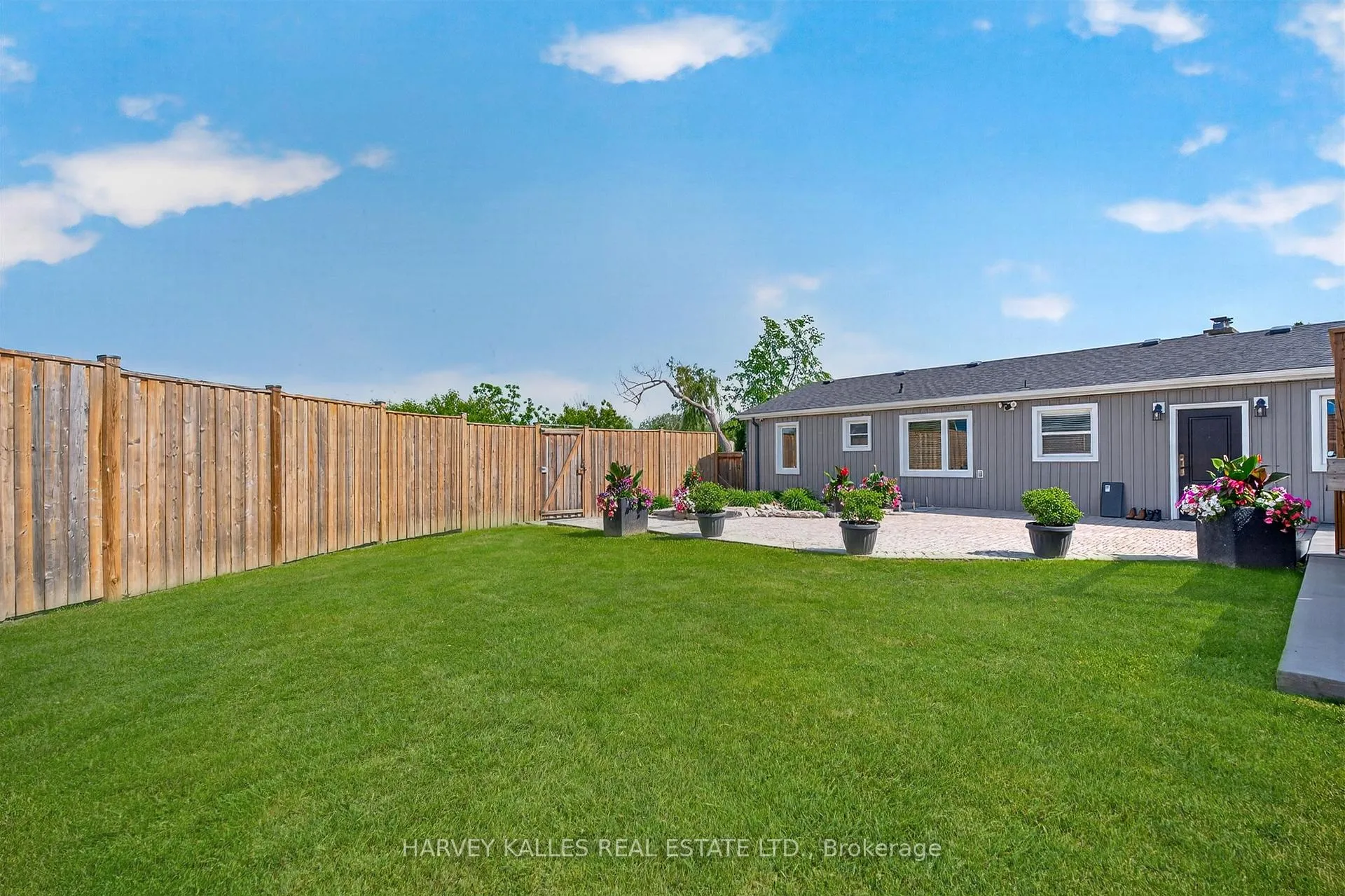 Photo 2 of Unit B, 7566 Sixth Line, Milton, Rural Trafalgar — HOMEH