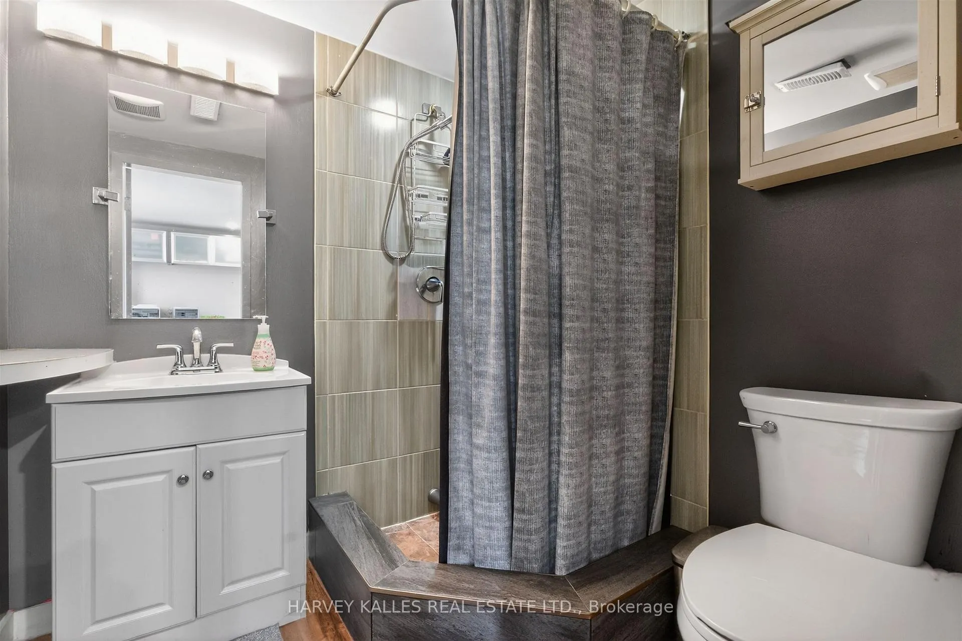 Photo 5 of Unit B, 7566 Sixth Line, Milton, Rural Trafalgar — HOMEH