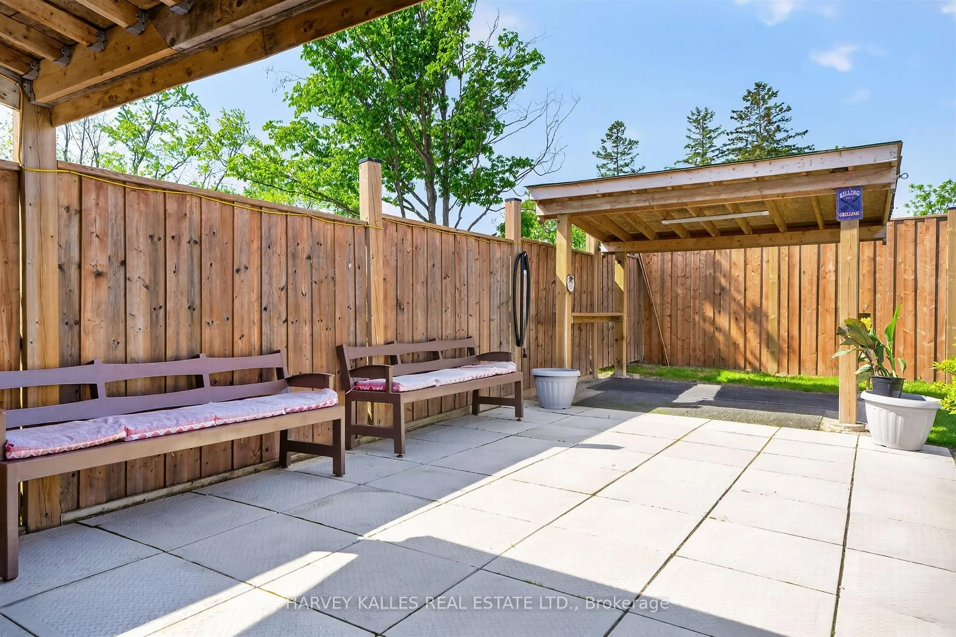 Photo 7 of Unit B, 7566 Sixth Line, Milton, Rural Trafalgar — HOMEH