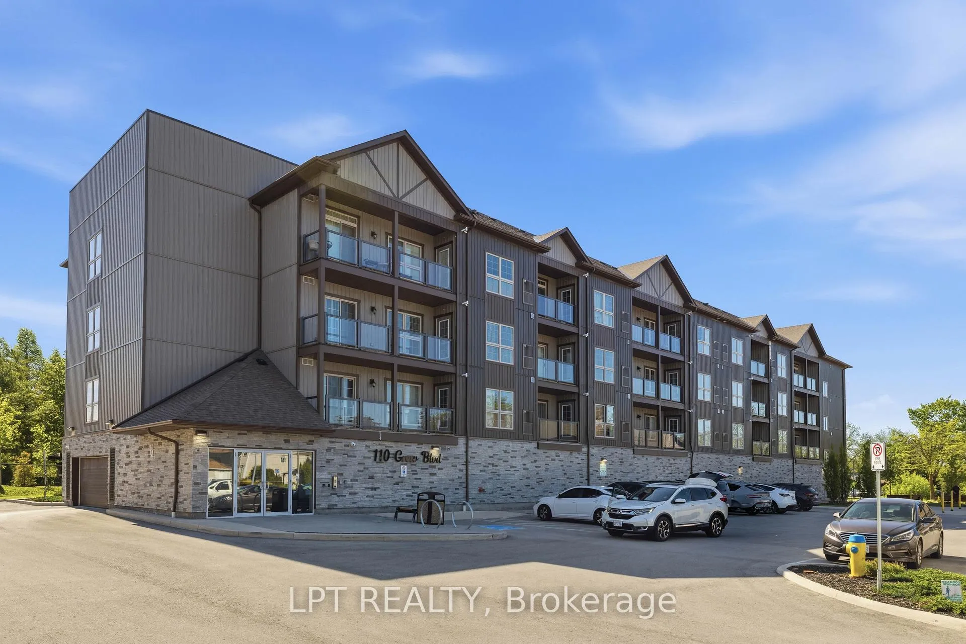Photo 4 of Unit 303, 110 Grew Boulevard, Georgina, Sutton & Jackson's Point — HOMEH