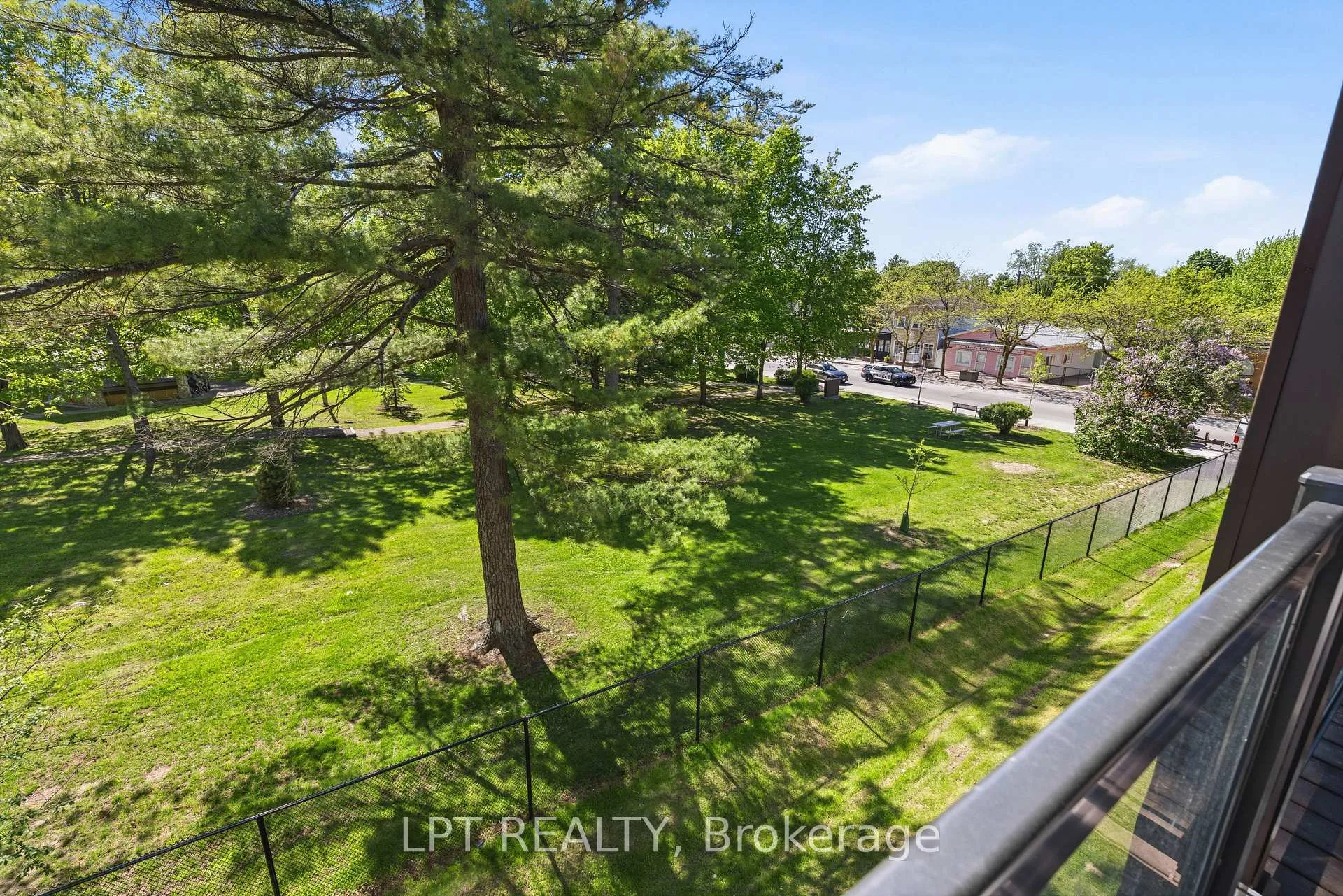 Photo 12 of Unit 303, 110 Grew Boulevard, Georgina, Sutton & Jackson's Point — HOMEH