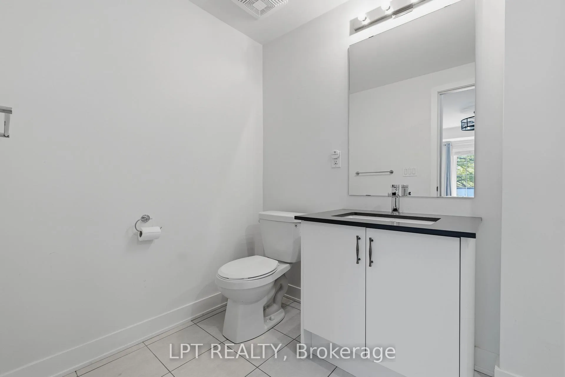 Photo 21 of Unit 303, 110 Grew Boulevard, Georgina, Sutton & Jackson's Point — HOMEH
