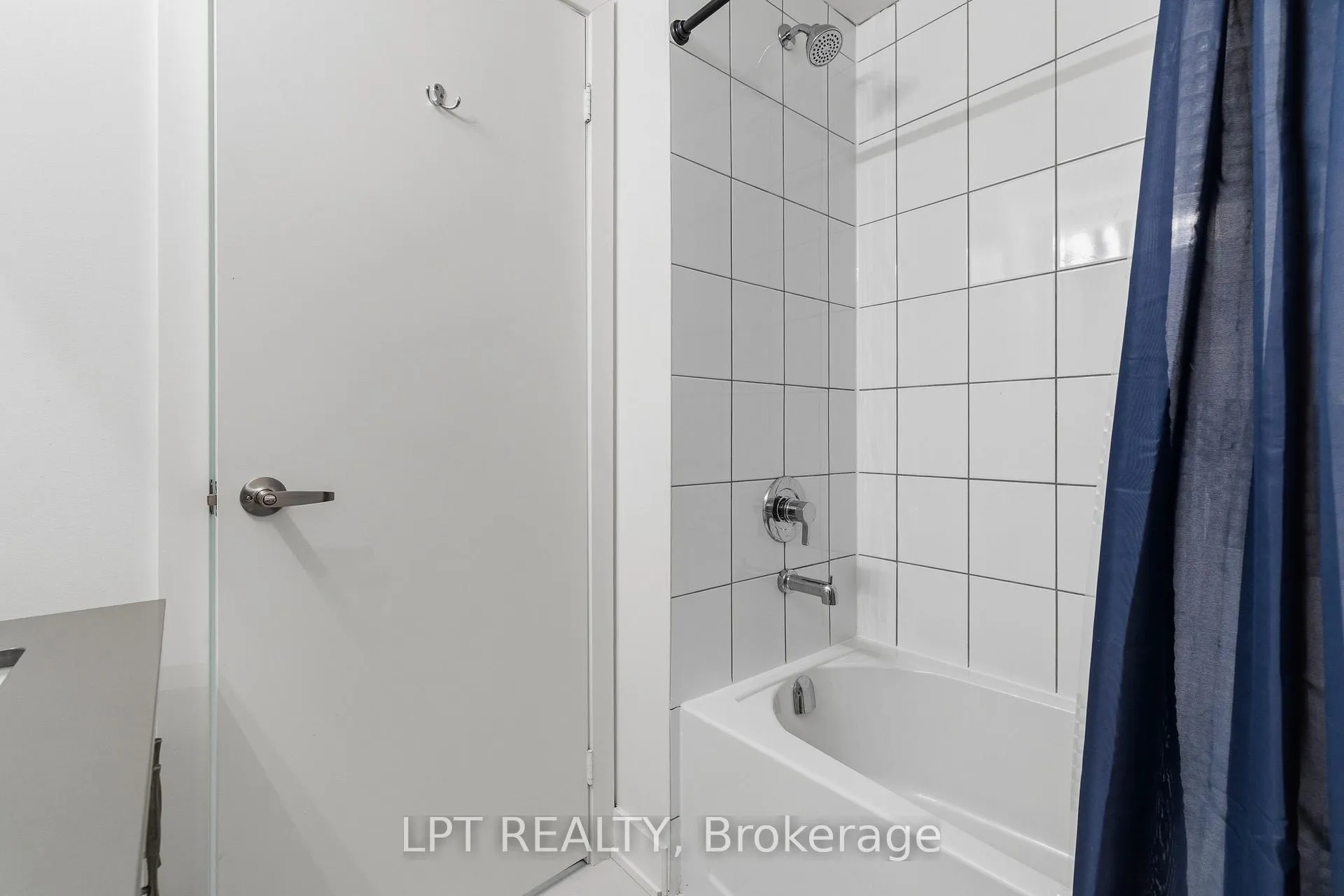Photo 25 of Unit 303, 110 Grew Boulevard, Georgina, Sutton & Jackson's Point — HOMEH
