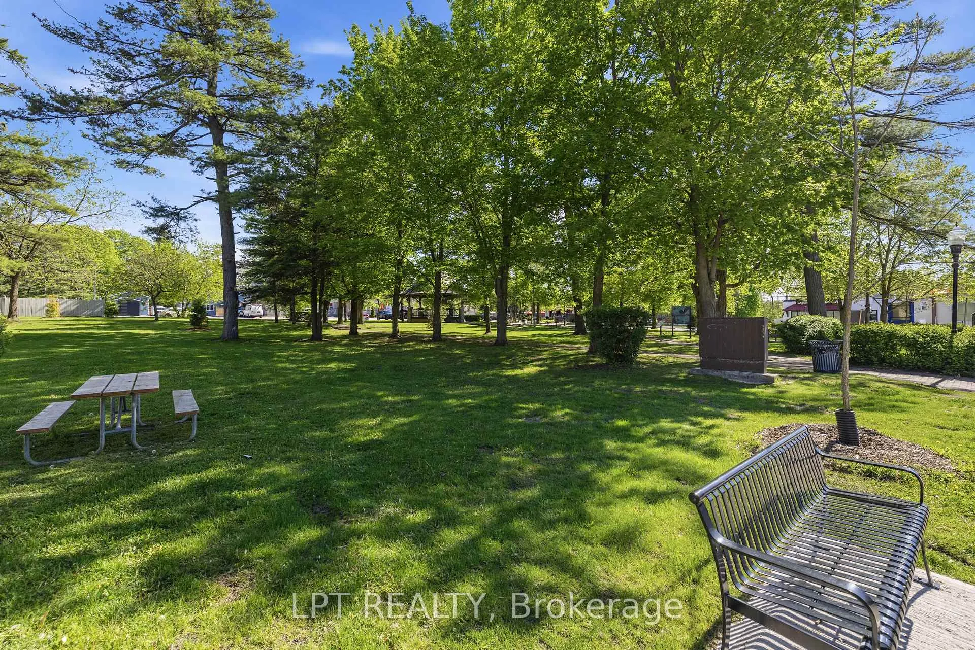 Photo 29 of Unit 303, 110 Grew Boulevard, Georgina, Sutton & Jackson's Point — HOMEH