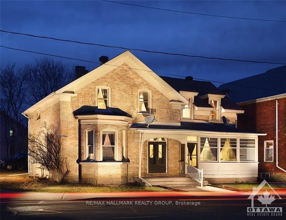 Photo 1 of 15 Elmsley St N Street, Smiths Falls — HOMEH