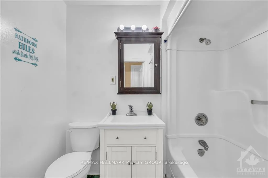 Photo 5 of 15 Elmsley St N Street, Smiths Falls — HOMEH