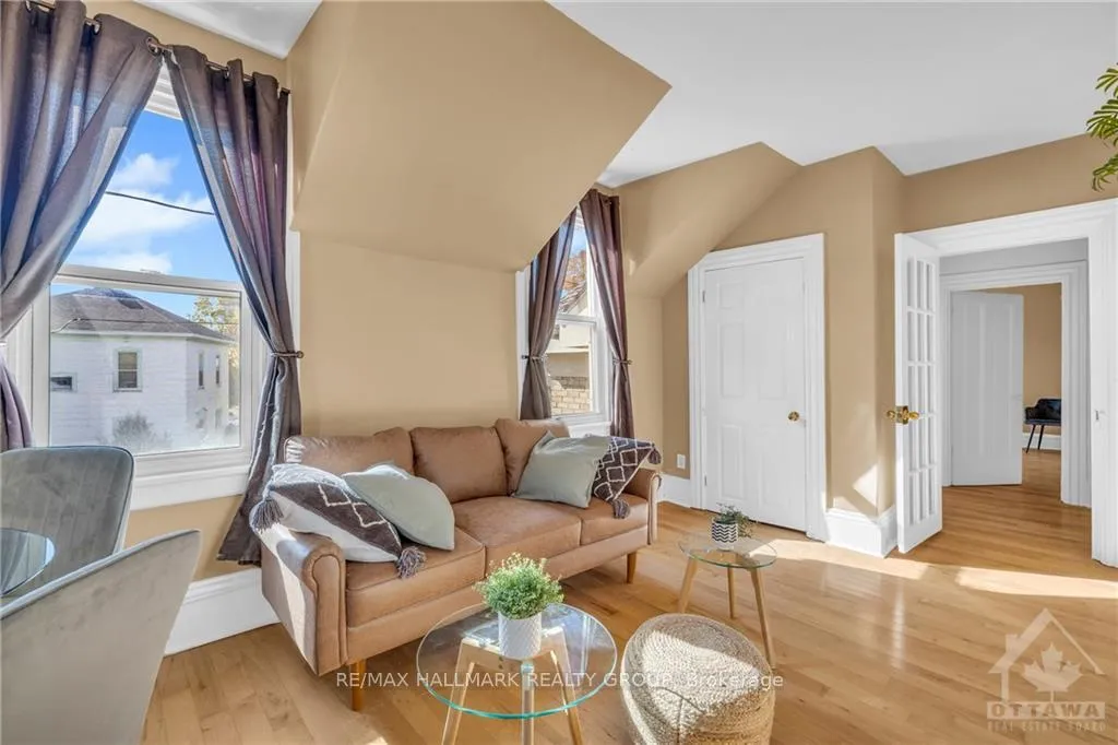 Photo 8 of 15 Elmsley St N Street, Smiths Falls — HOMEH