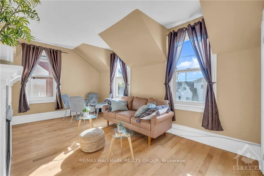Photo 9 of 15 Elmsley St N Street, Smiths Falls — HOMEH