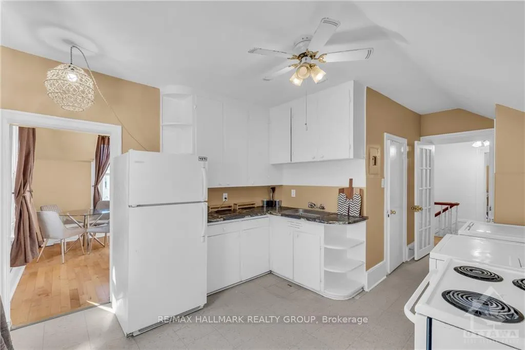 Photo 10 of 15 Elmsley St N Street, Smiths Falls — HOMEH