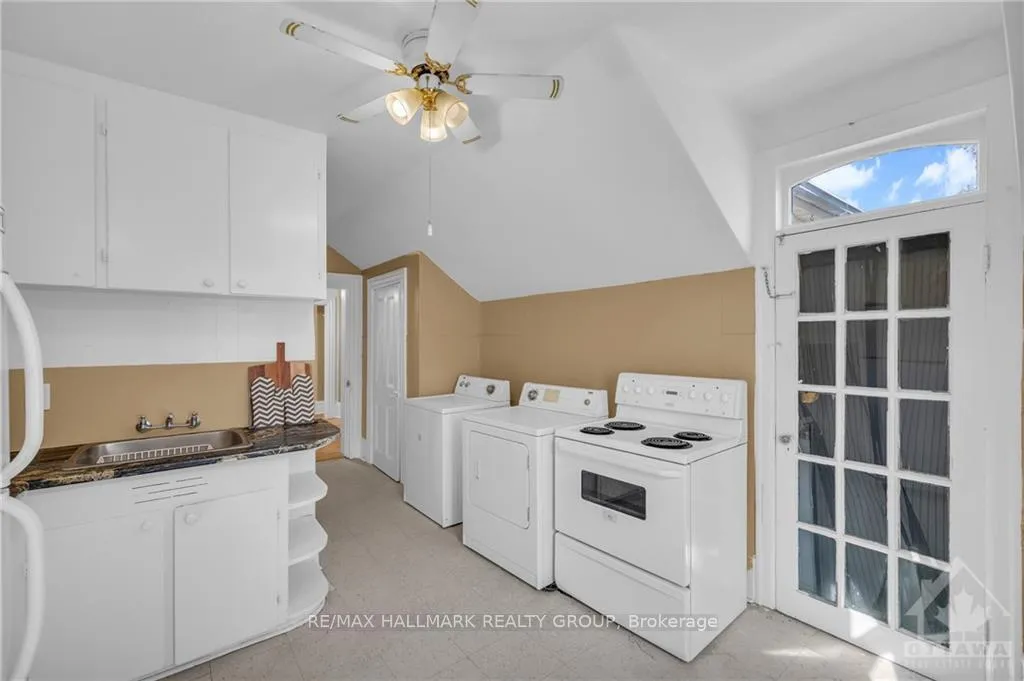 Photo 11 of 15 Elmsley St N Street, Smiths Falls — HOMEH