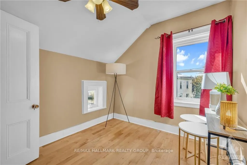 Photo 23 of 15 Elmsley St N Street, Smiths Falls — HOMEH