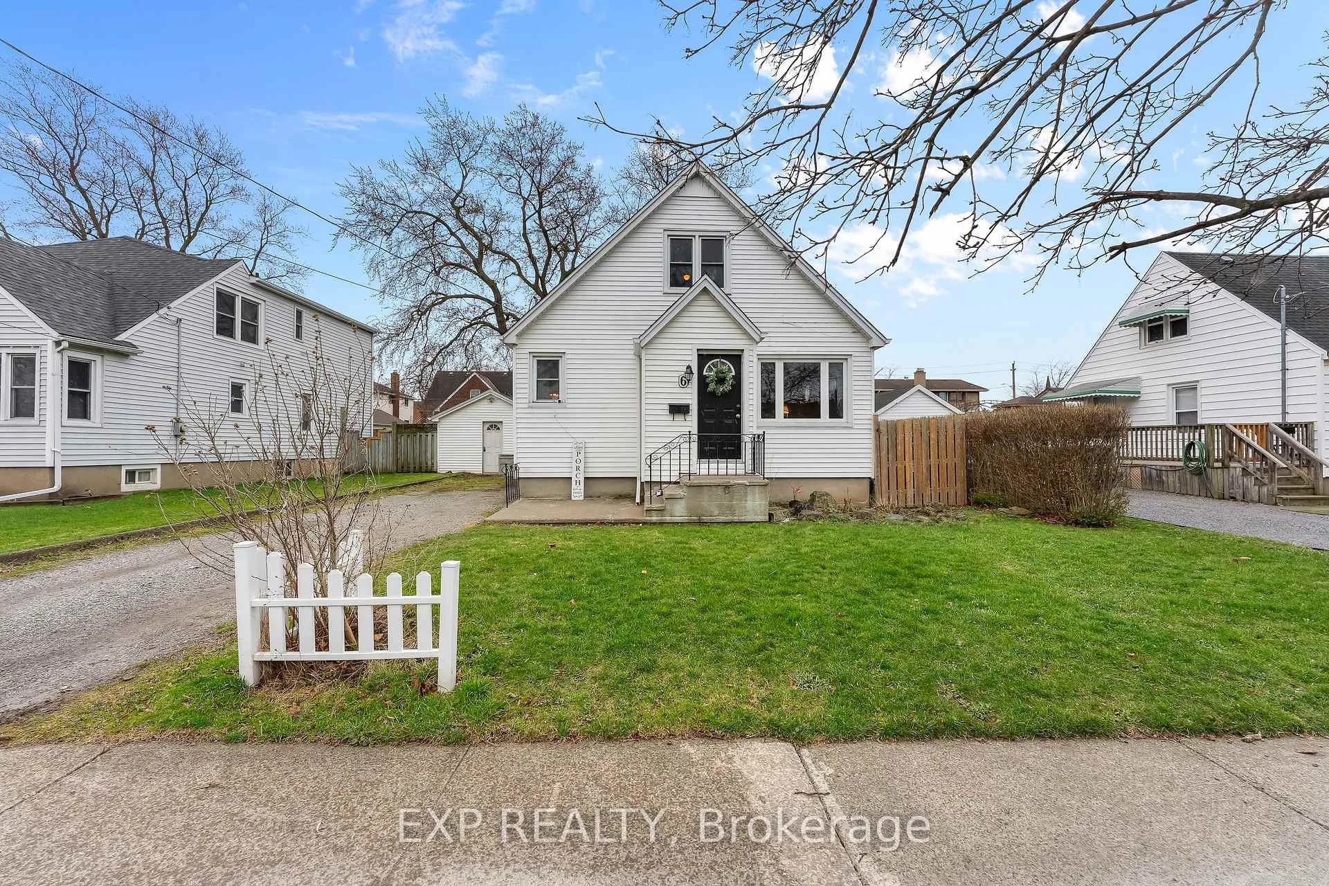 Photo 2 of 6 Cedardale Avenue, St. Catharines, Secord Woods — HOMEH