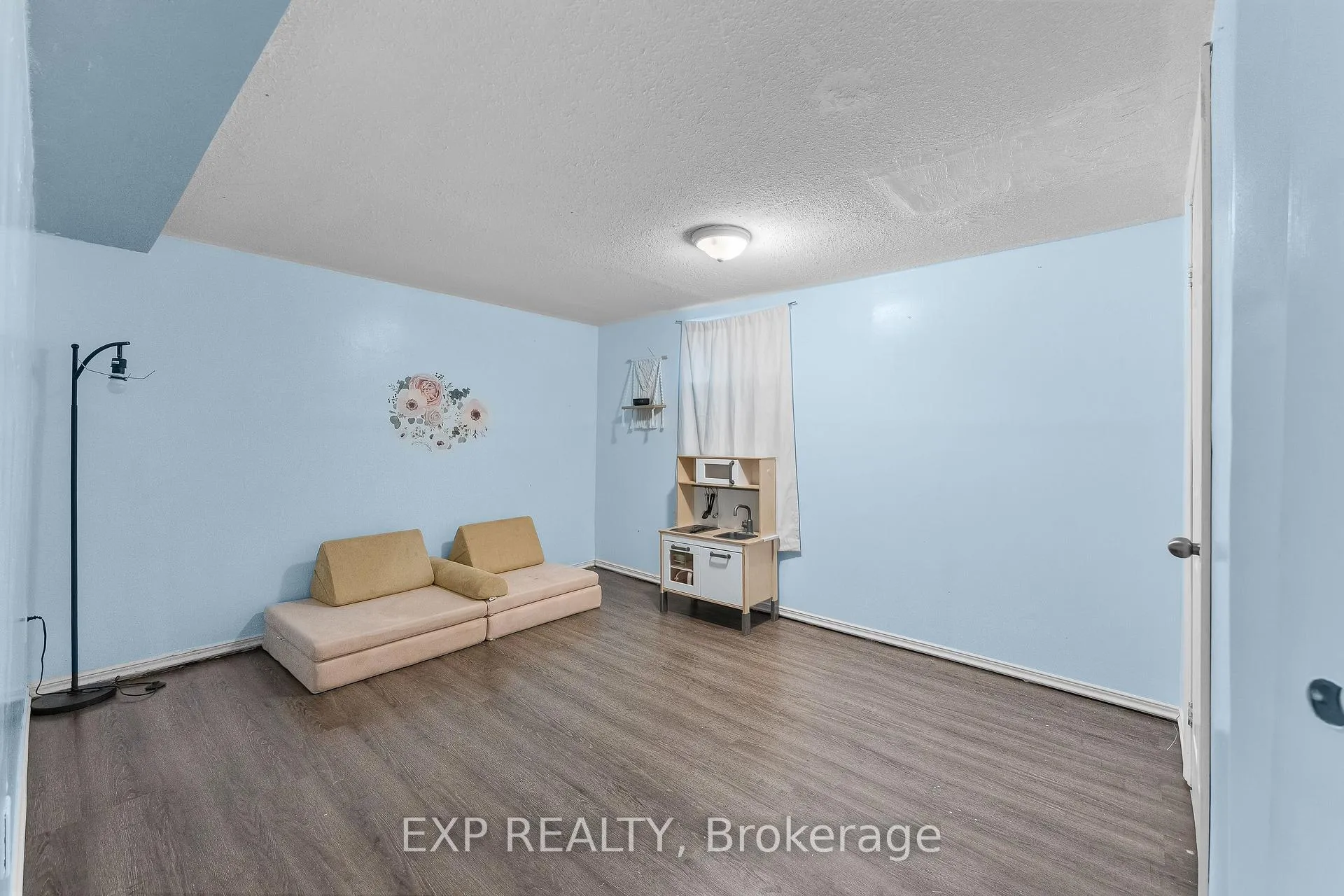 Photo 32 of 6 Cedardale Avenue, St. Catharines, Secord Woods — HOMEH