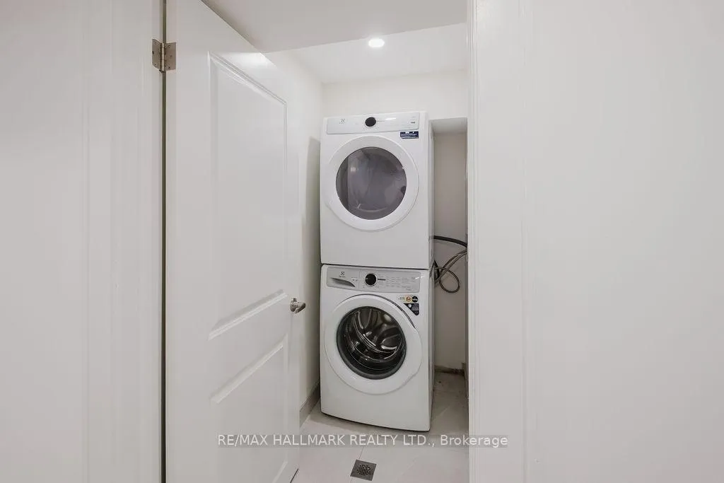 Photo 33 of 53 Fraserton Crescent, Scarborough, Bendale — HOMEH